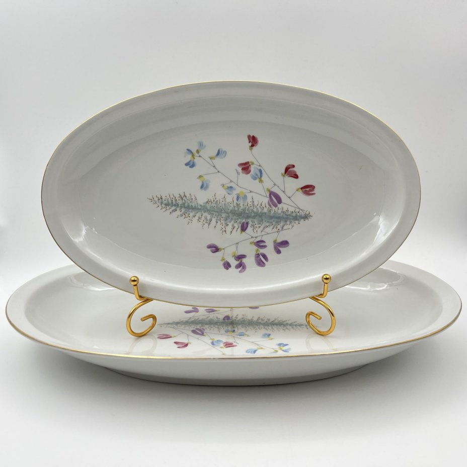 Набор из 2-х больших овальных блюд, украшенных изображением полевых цветов, Porzellanwerke Könitz (OPK), фарфор, деколь, золочение, ГДР, 1954-1962 гг.