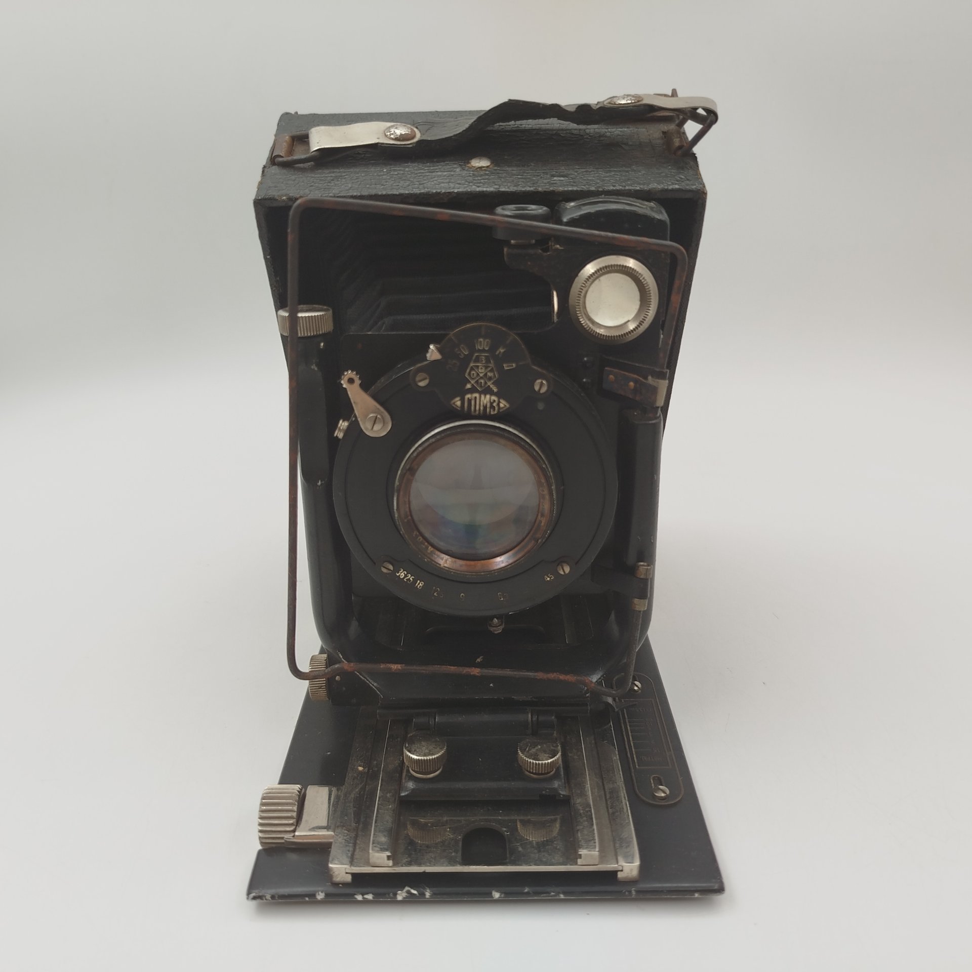 Фотоаппарат "Фотокор-1" в оригинальном кофре, металл, кожа, стекло, ткань, искусственная кожа, Государственный оптико-механический завод имени ОГПУ (ГОМЗ), СССР, 1930-1940 гг., Государственный оптико-механический завод имени ОГПУ (ГОМЗ)