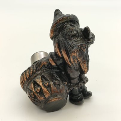 Солонка "Гном с корзиной"