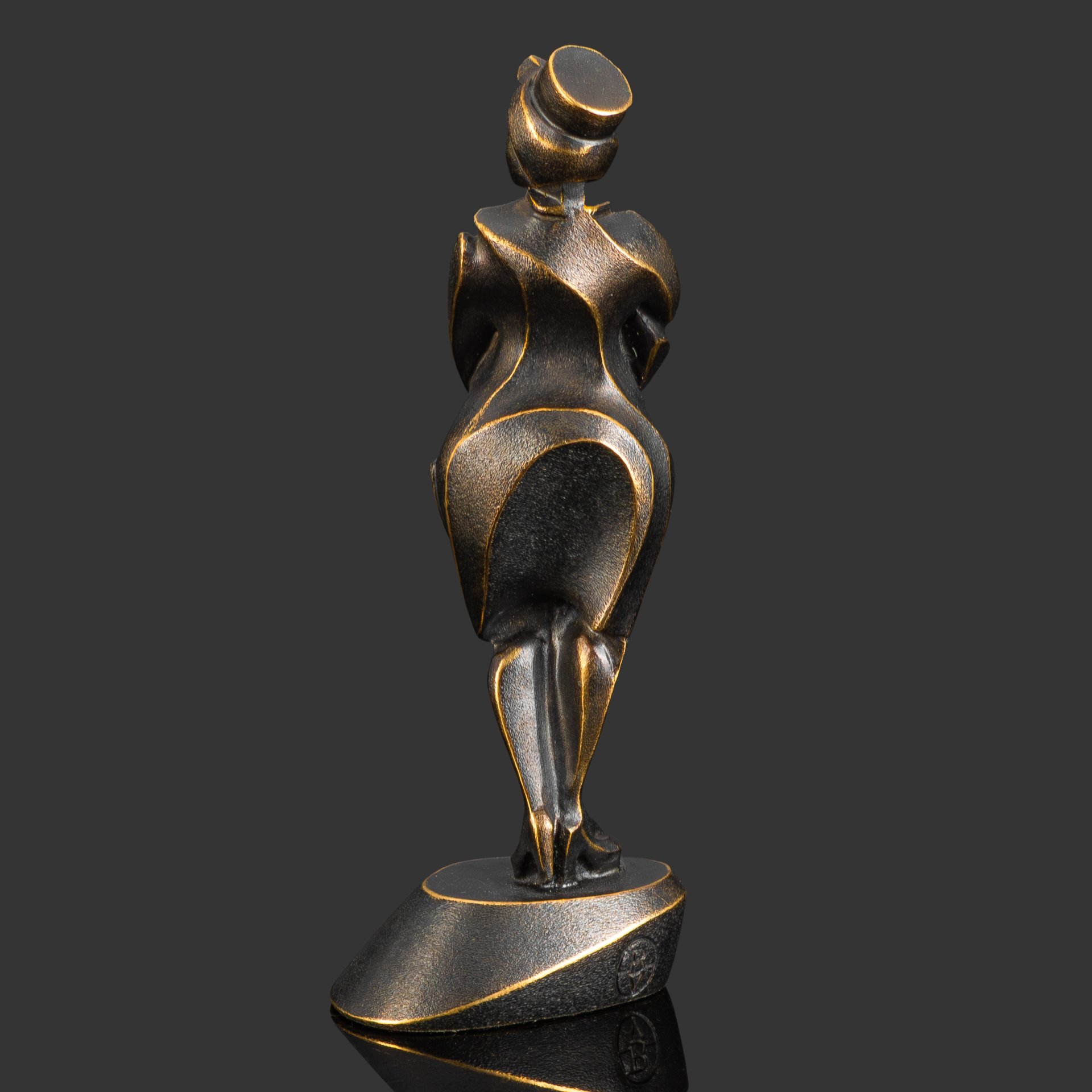 Скульптура "Врач"