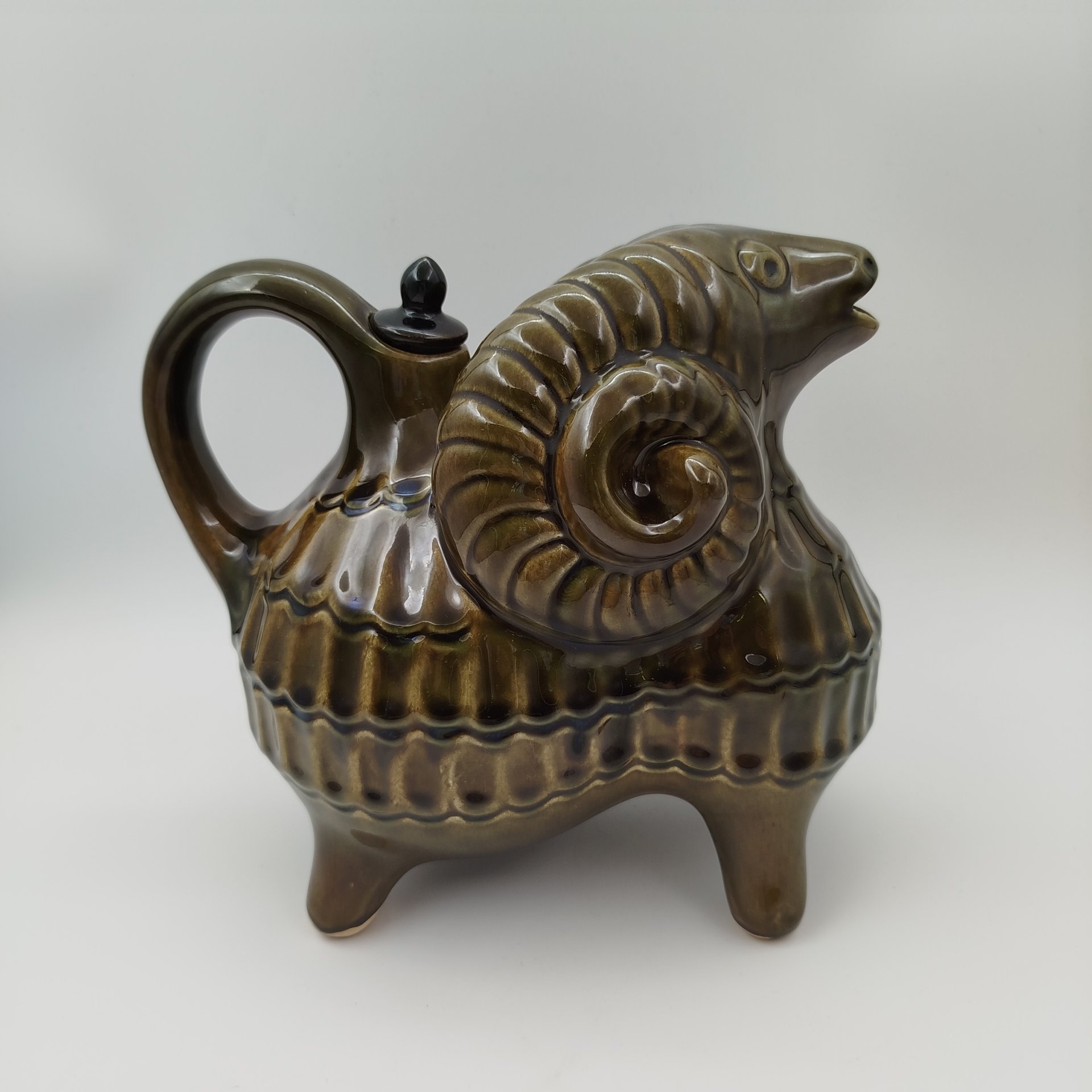 Кувшин (куманец) "Барашек" ("Баран"), керамика, поливы, СССР, 1960-1990 гг.