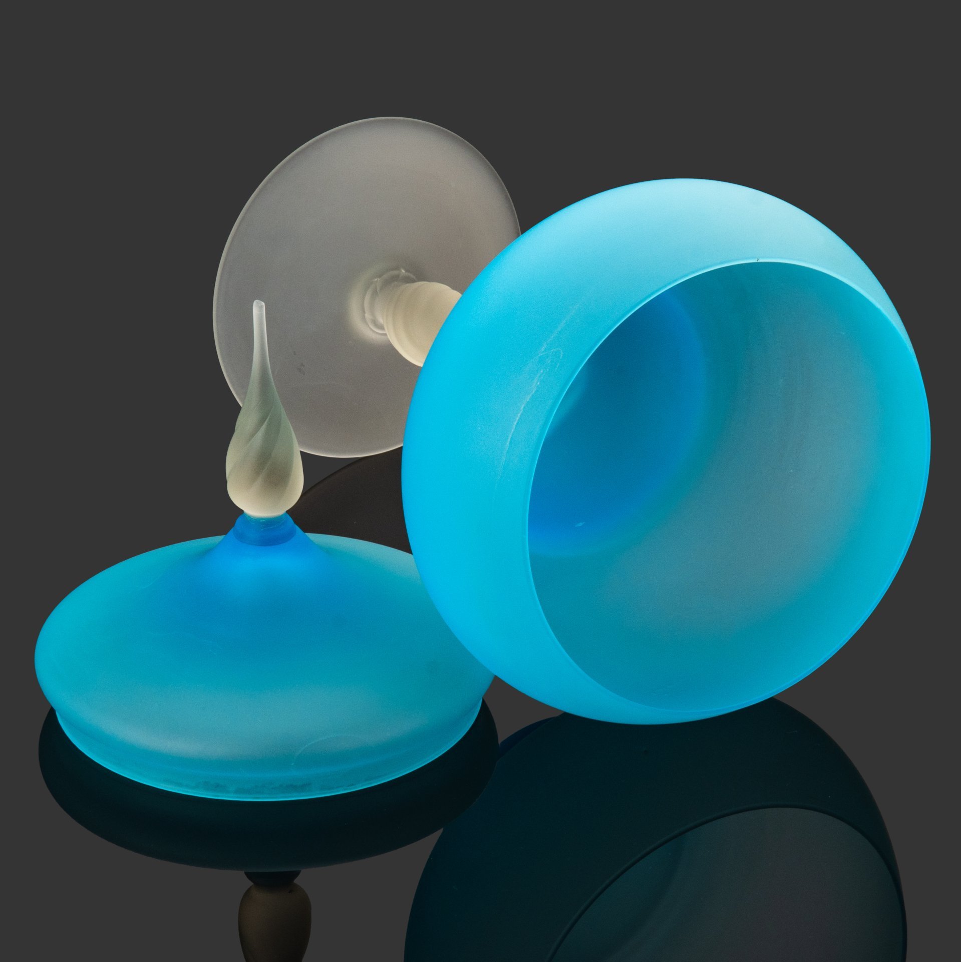 Ваза для десертов (бонбоньерка, конфетница) Empoli Glass Opaline, Тоскана, стекло, матовое, Италия, 1950-1960 гг.