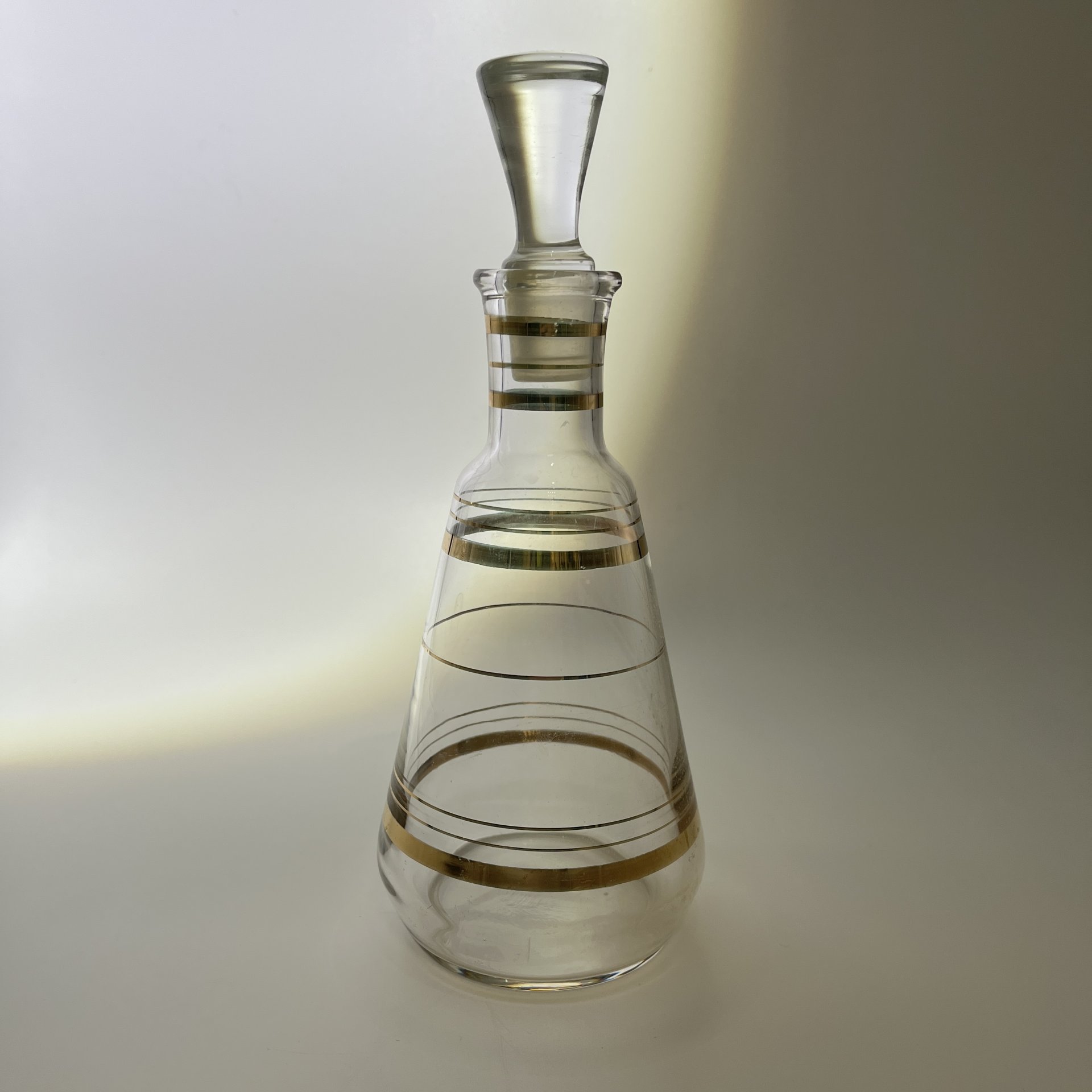 Штоф с линейным декором (в подборе), стекло, золочение, СССР, 1970-1990 гг.