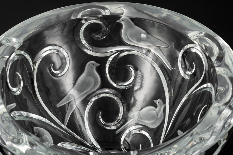 Ваза (фруктовница) "Verona", украшенная изображением птиц и завитков, хрусталь, резьба, матирование, Lalique (Лалик), Франция, 1970-1980 гг.