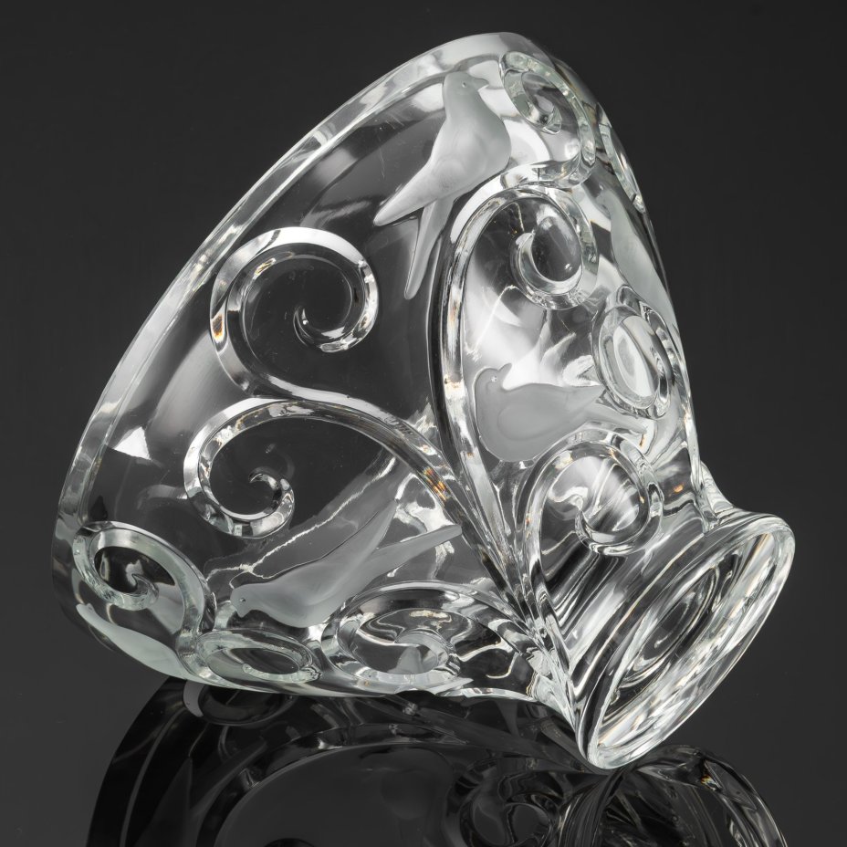 Ваза (фруктовница) "Verona", украшенная изображением птиц и завитков, хрусталь, резьба, матирование, Lalique (Лалик), Франция, 1970-1980 гг.