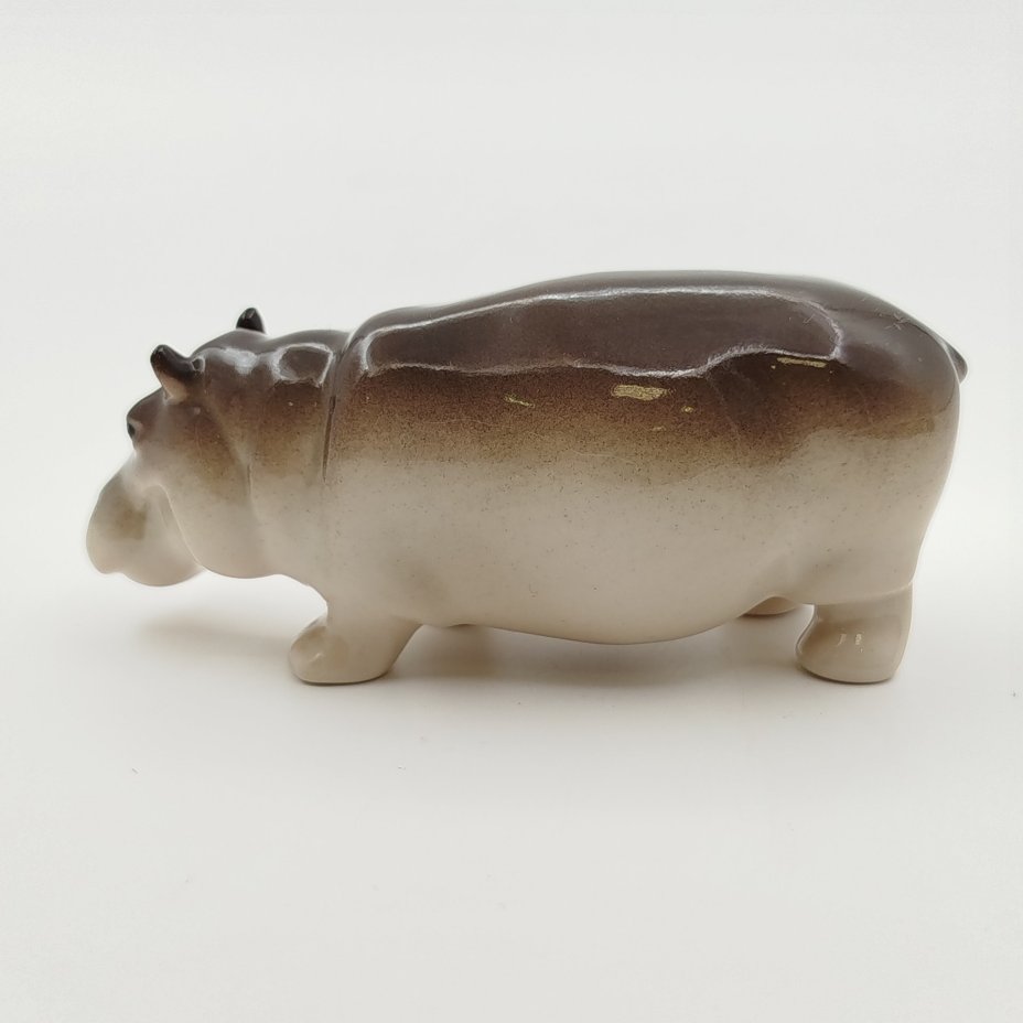 Статуэтка "Бегемотик Матильда", автор формы М.Ю. Никольская, фарфор, аэрография, Ленинградский фарфоровый завод (ЛФЗ), СССР, 1991-2005 гг.