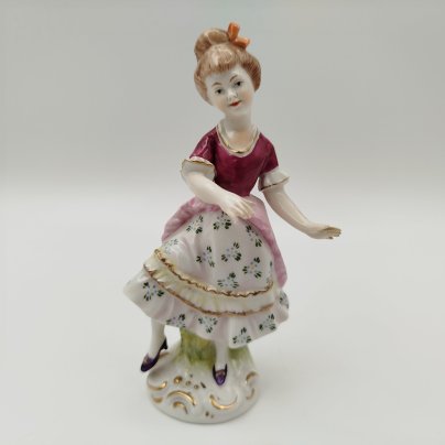 Статуэтка "Танцующая дама"