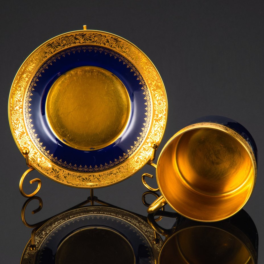Пара чайная (крупная), украшенная растительным орнаментом, Lemaire Décorateur, фарфор, крытье кобальтом, двойное золочение, Limoges, Франция, 1950-1980 гг.