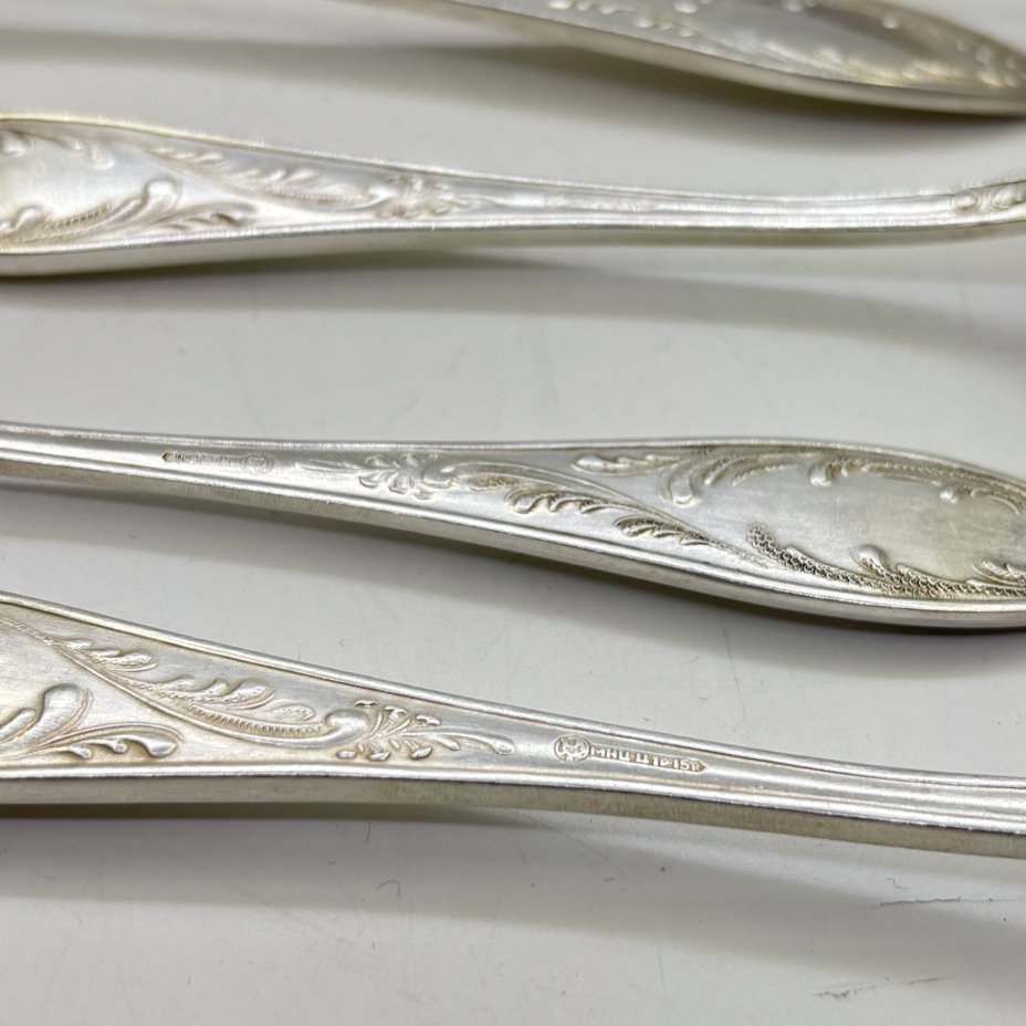 Набор из 9-ти столовых ложек с растительным декором, мНЦ (медь-никель-цинк), серебрение, Кольчугинский завод цветных металлов, СССР, 1960-1990 гг.