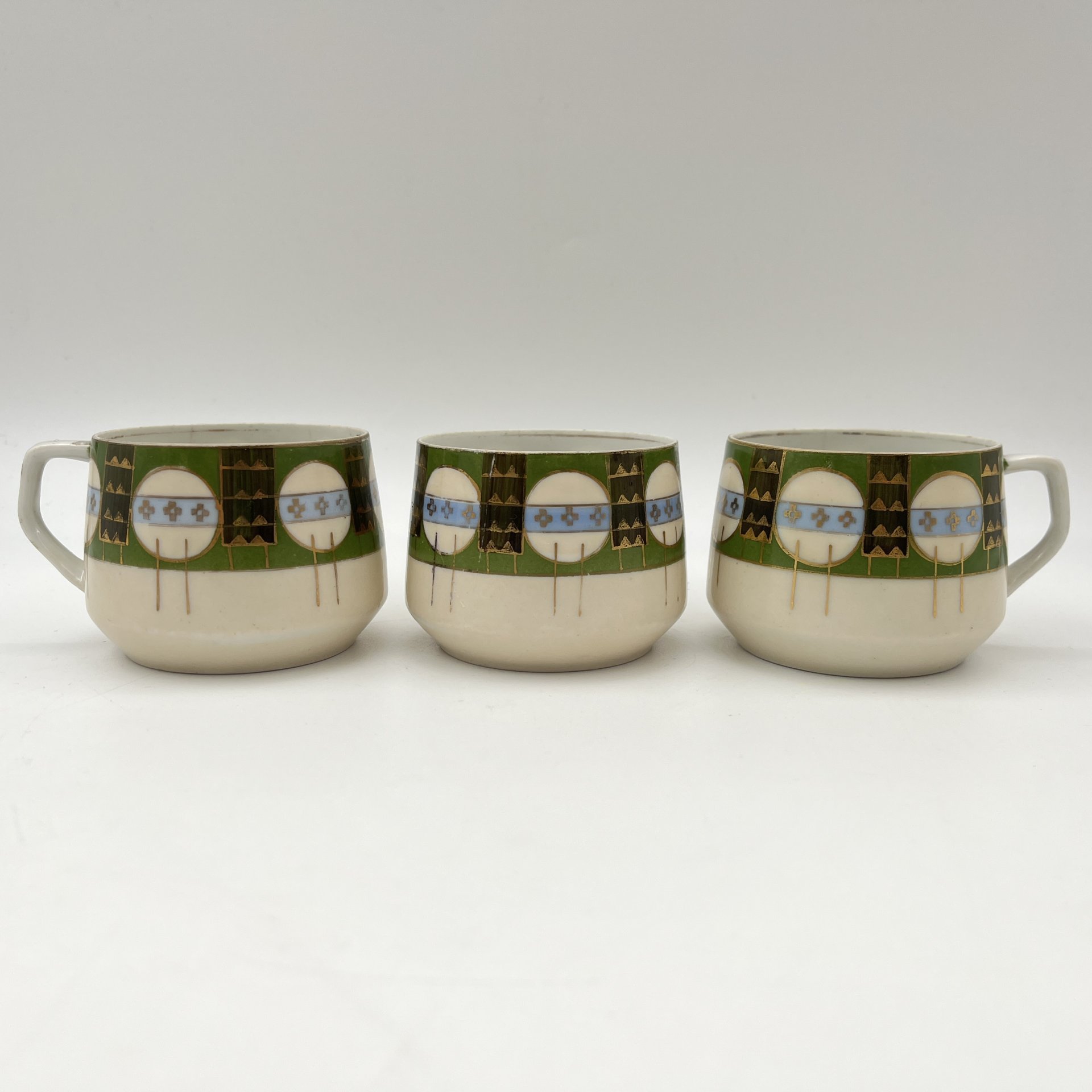 Набор чашек с геометрическим декором на 3 персоны