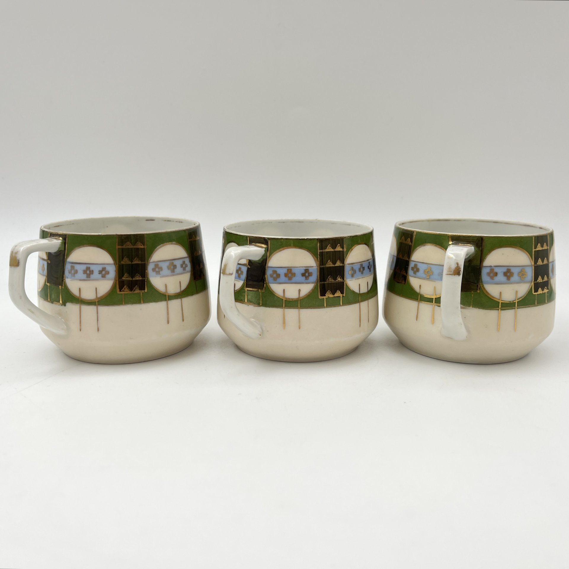 Набор чашек с геометрическим декором на 3 персоны