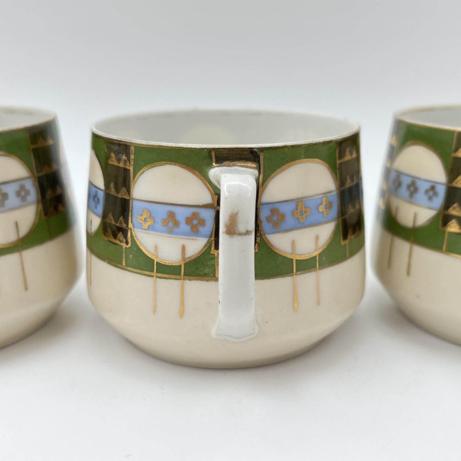 Набор чашек с геометрическим декором на 3 персоны