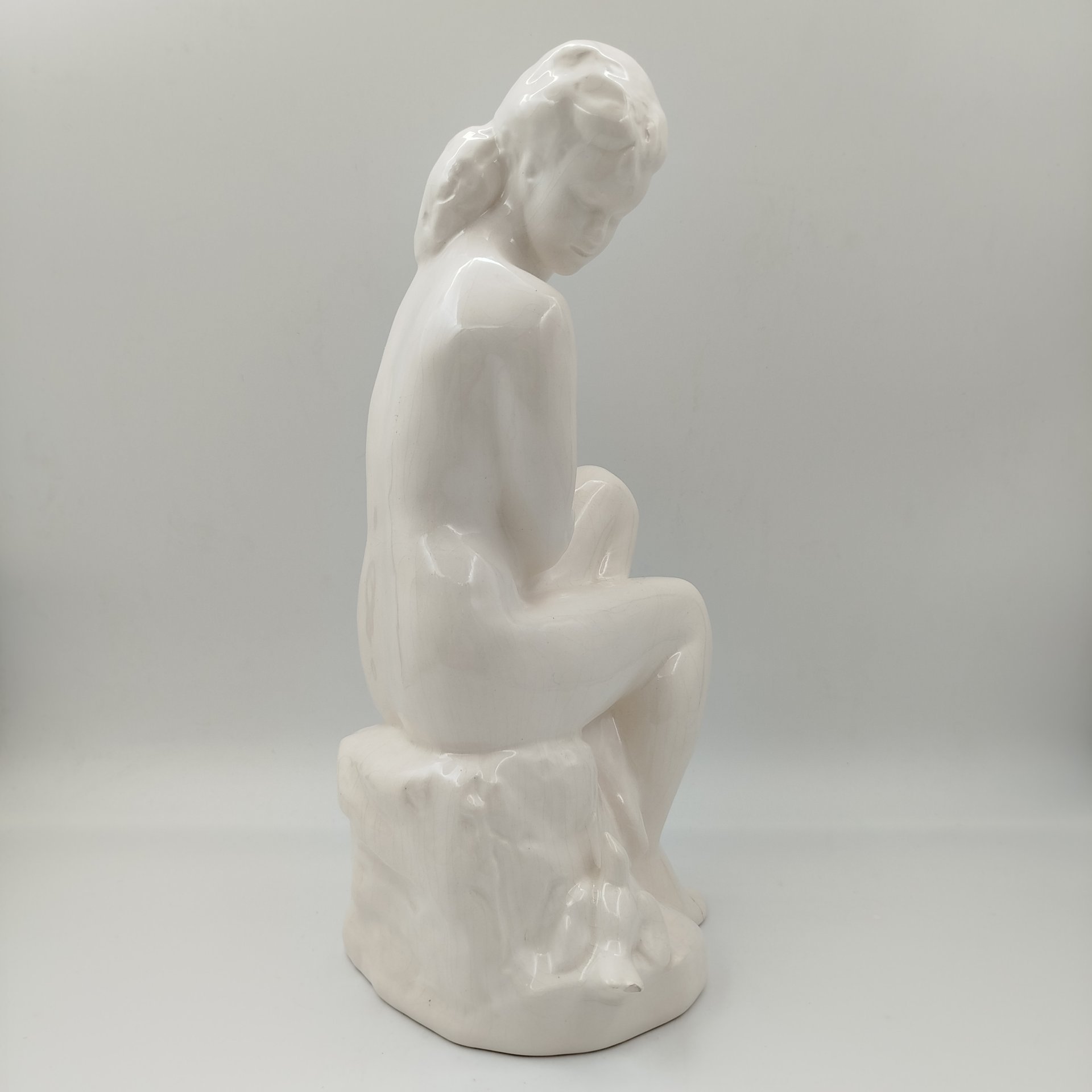 Статуэтка "Купальщица" (Обнаженная  с голубем), фаянс, Европа, 1940-1970 гг.