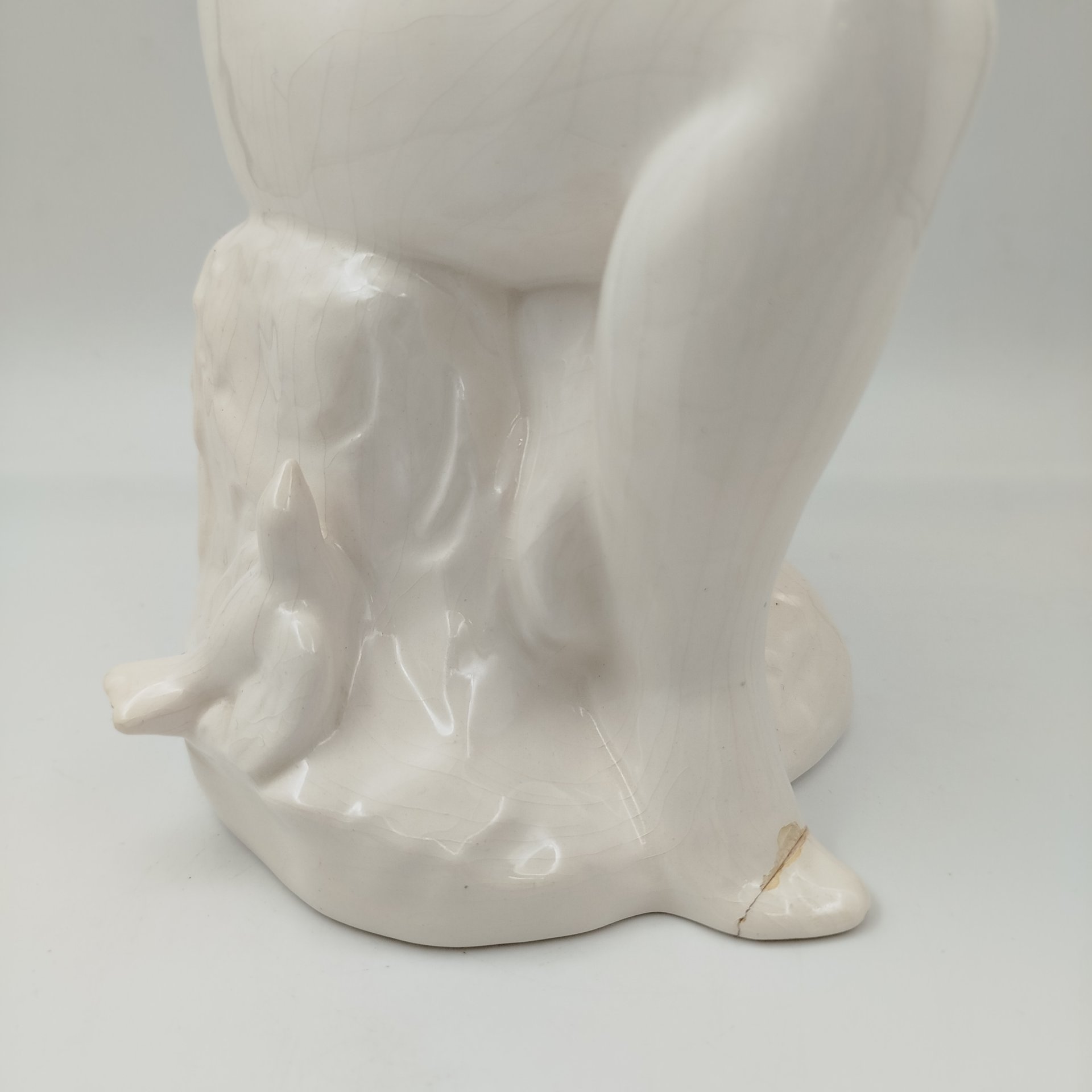 Статуэтка "Купальщица" (Обнаженная  с голубем), фаянс, Европа, 1940-1970 гг.