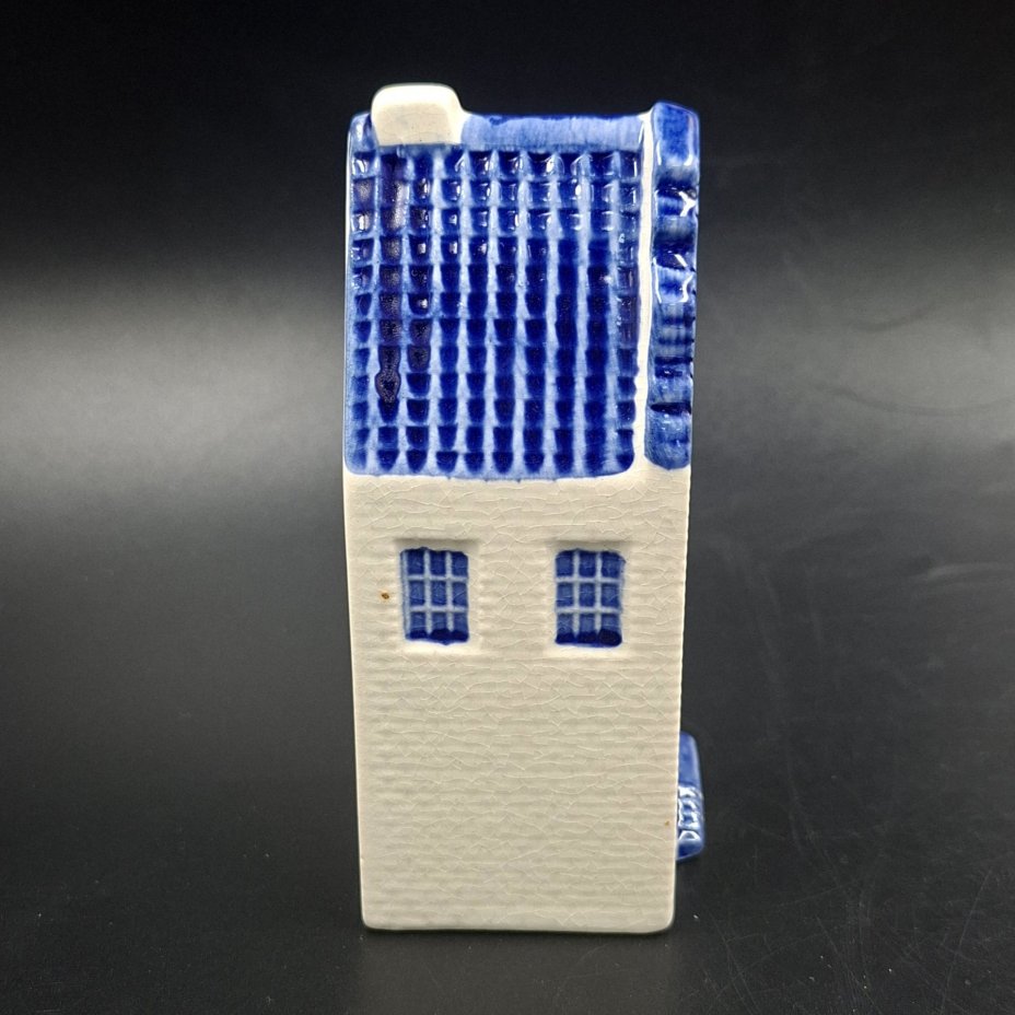 Статуэтка (сувенир) в виде домика в Амстердаме, фирма "Elesva", с логотипом компании "Albatros"