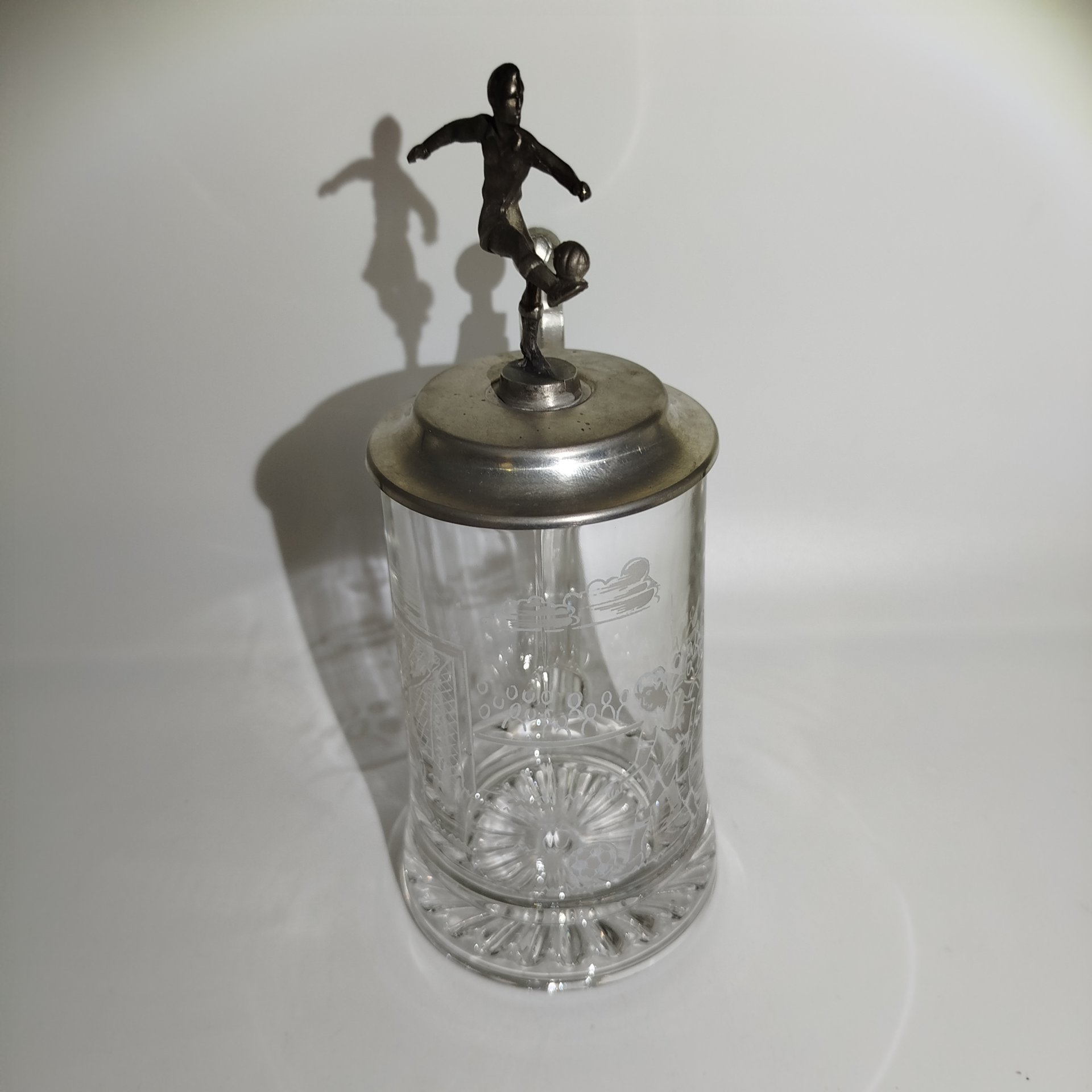 Кружка пивная "Футболист" с крышкой в виде игрока