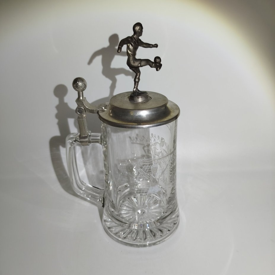 Кружка пивная "Футболист" с крышкой в виде игрока