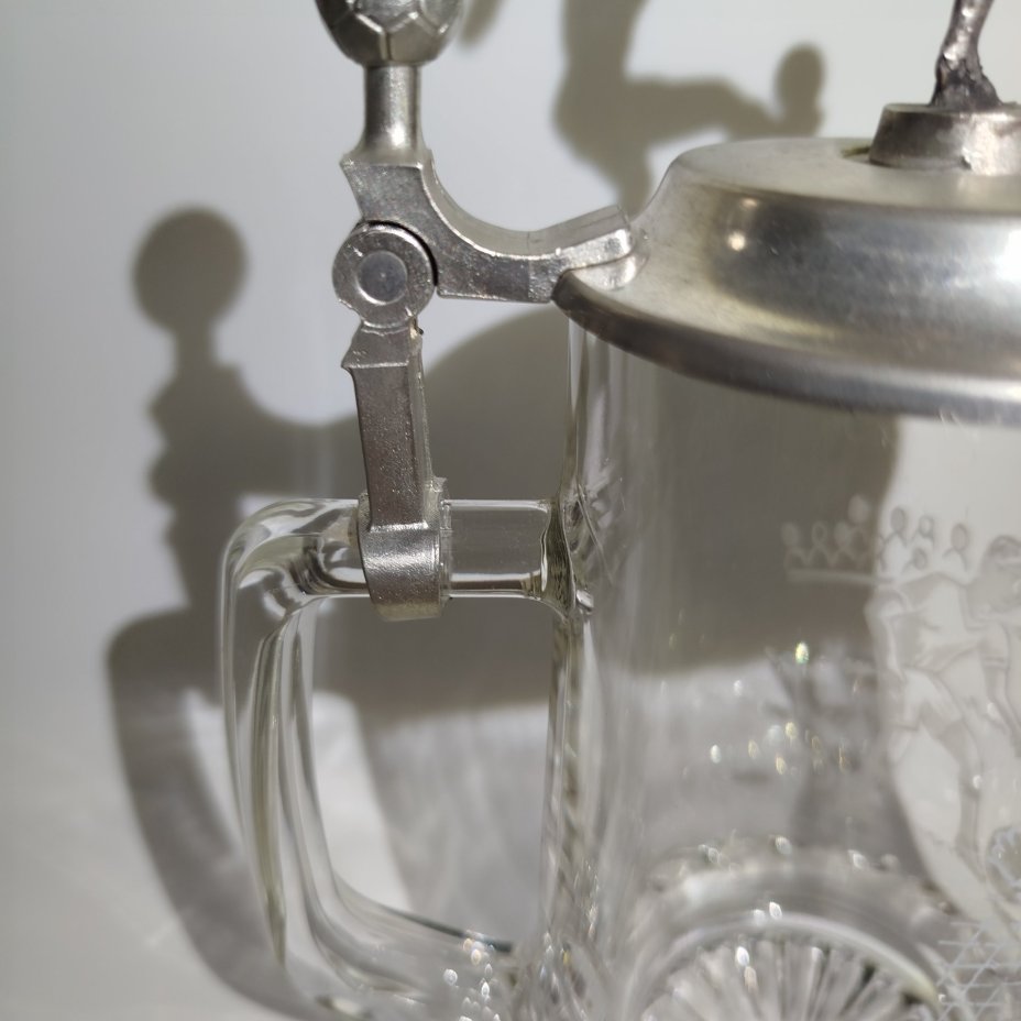 Кружка пивная "Футболист" с крышкой в виде игрока