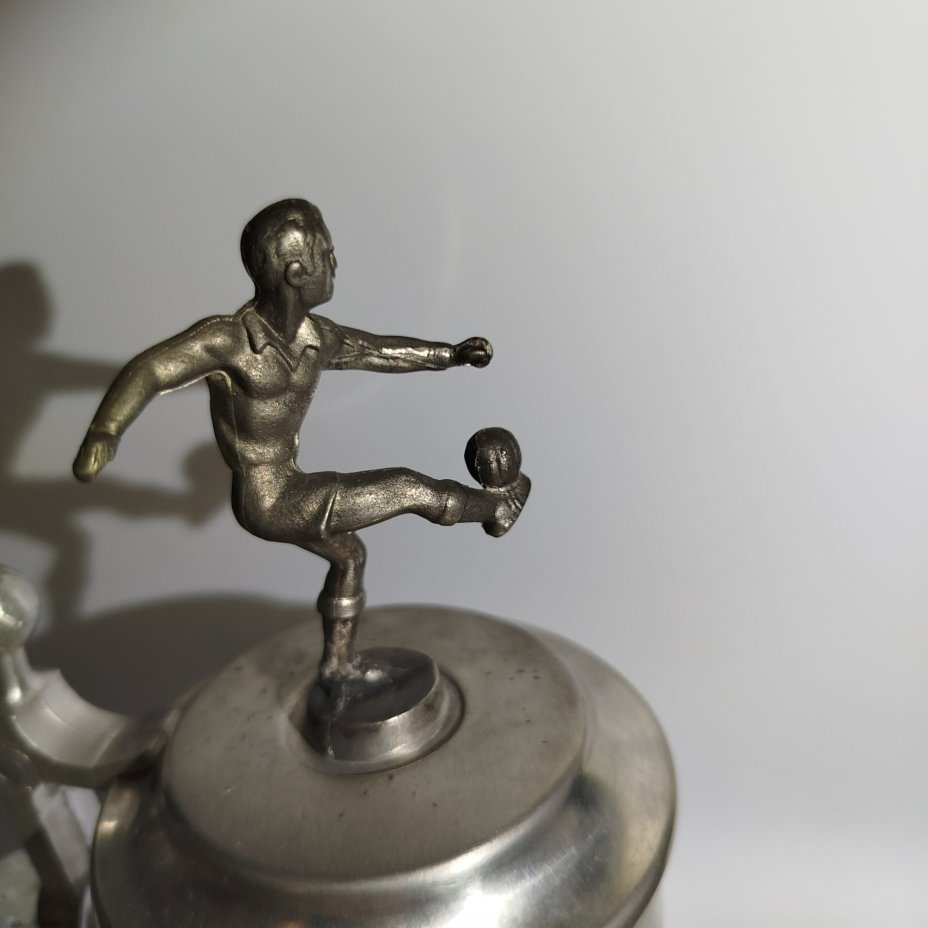 Кружка пивная "Футболист" с крышкой в виде игрока