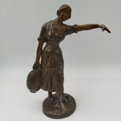 Статуэтка (основание лампы) "Девушка с ведром", металл, бронзирование, Западная Европа, 1900-1930 гг.