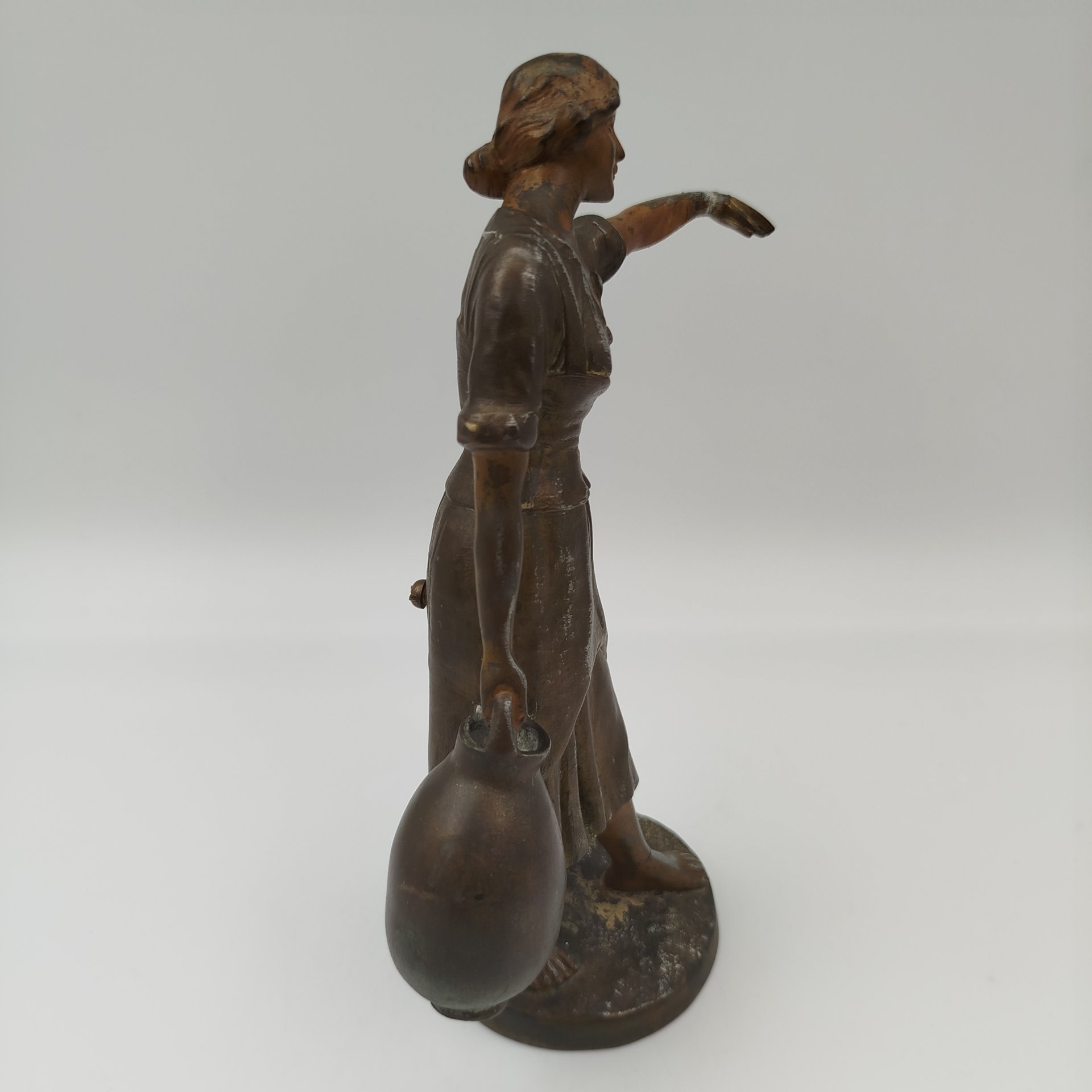 Статуэтка (основание лампы) "Девушка с ведром", металл, бронзирование, Западная Европа, 1900-1930 гг.