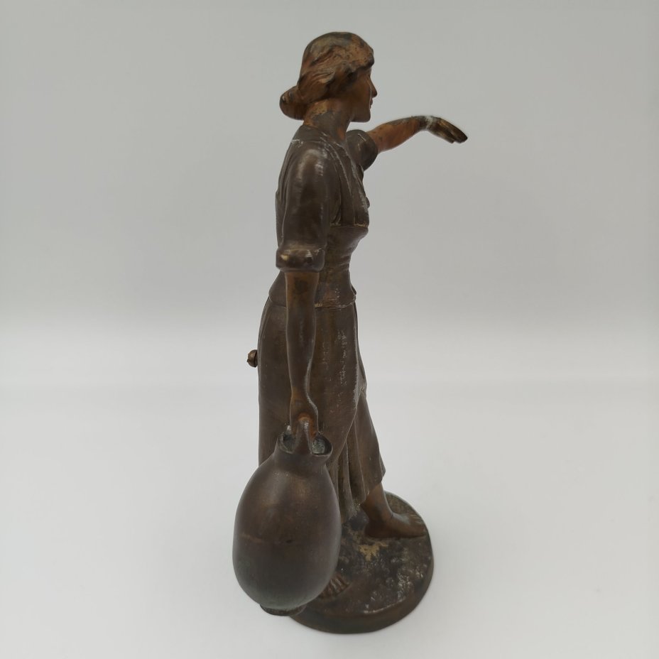 Статуэтка (основание лампы) "Девушка с ведром"