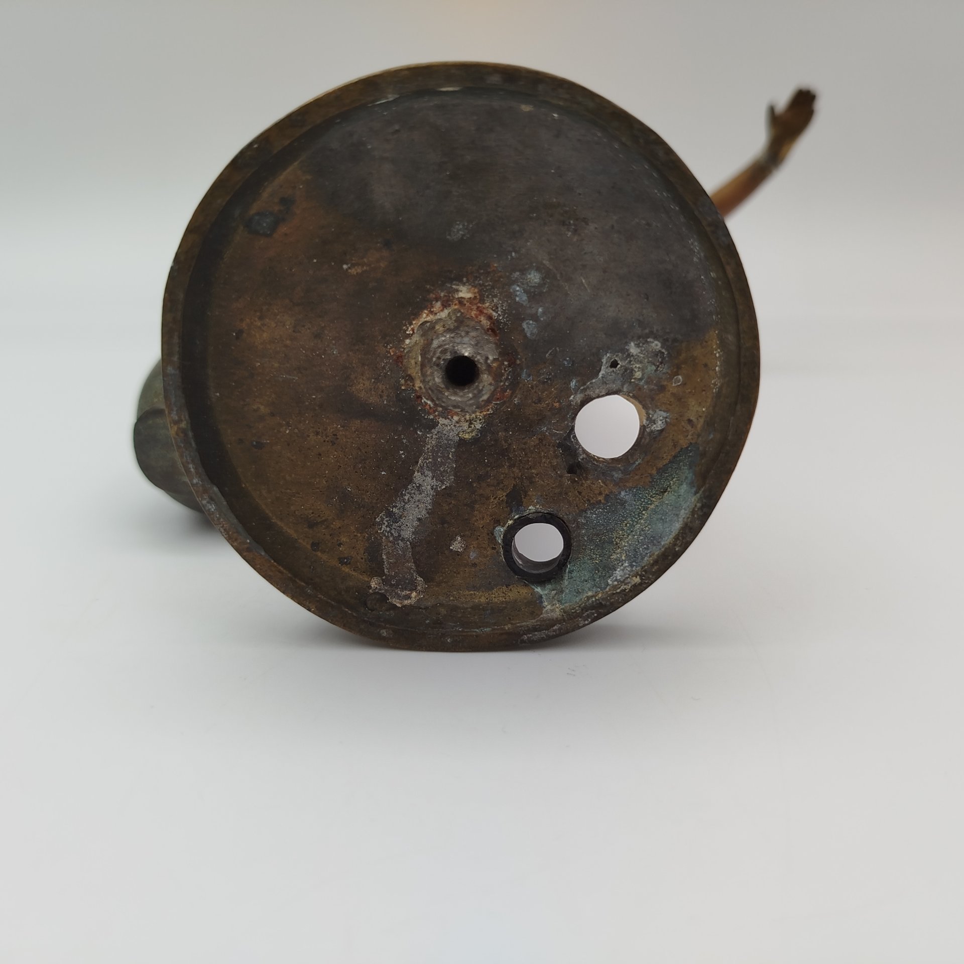 Статуэтка (основание лампы) "Девушка с ведром", металл, бронзирование, Западная Европа, 1900-1930 гг.