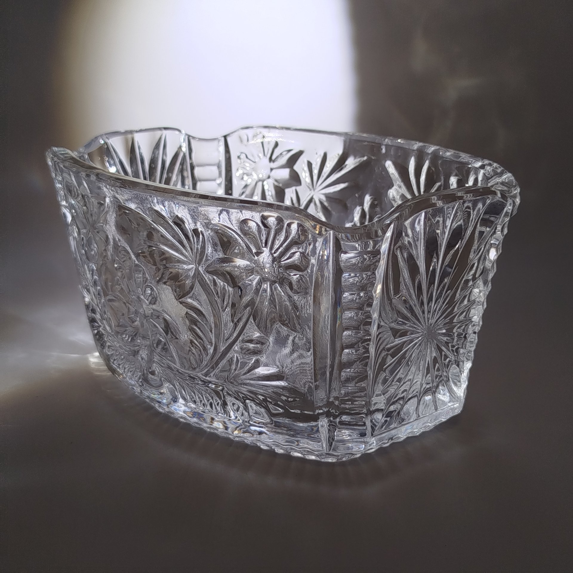 Конфетница с цветочным декором, стекло, пресс, СССР, 1970-1990 гг.