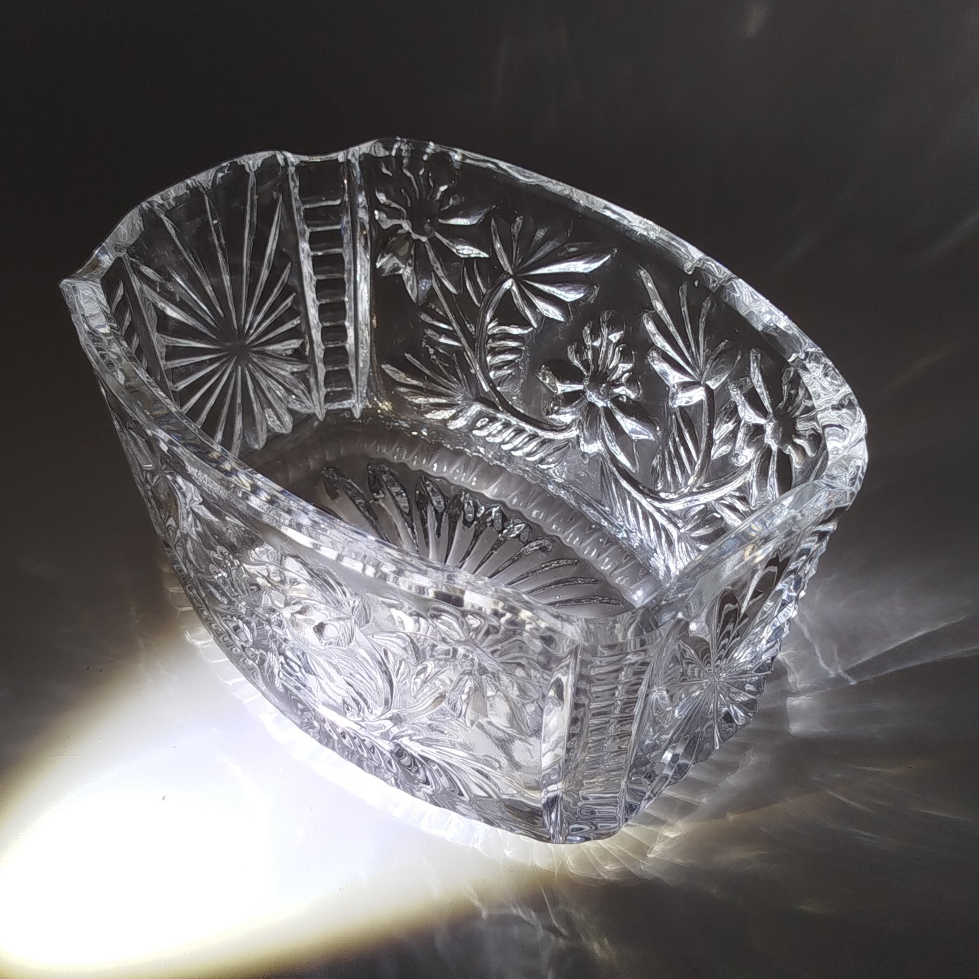 Конфетница с цветочным декором, стекло, пресс, СССР, 1970-1990 гг.