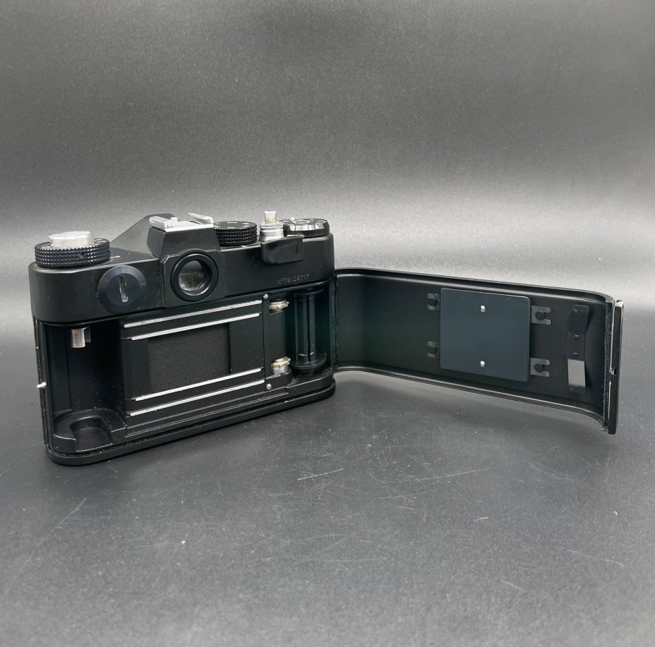 Фотоаппарат "Зенит-TTL" с олимпийской символикой и объективом "Helios-44M", Красногорский механический завод (КМЗ)