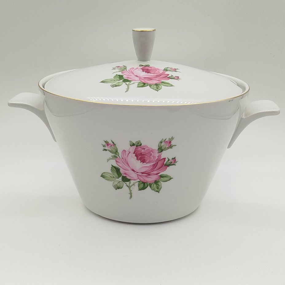 Террина (для сервировки горячих блюд), украшенная изображением роз