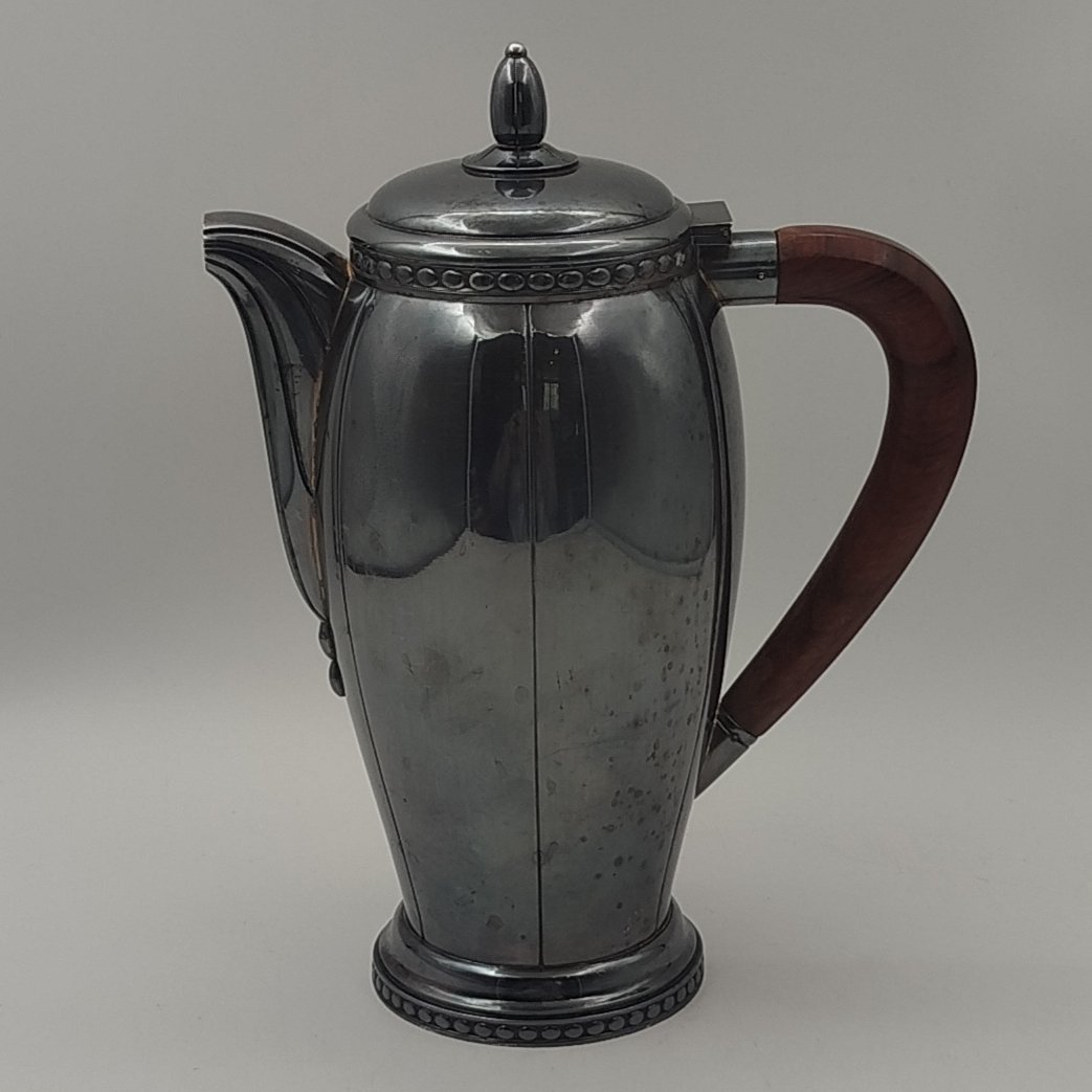 Кофейник серебристого цвета, металл, дерево, Западная Европа, 1930-1950 гг.