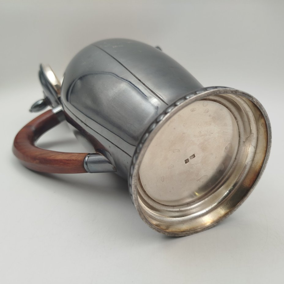 Кофейник серебристого цвета, металл, дерево, Западная Европа, 1930-1950 гг.