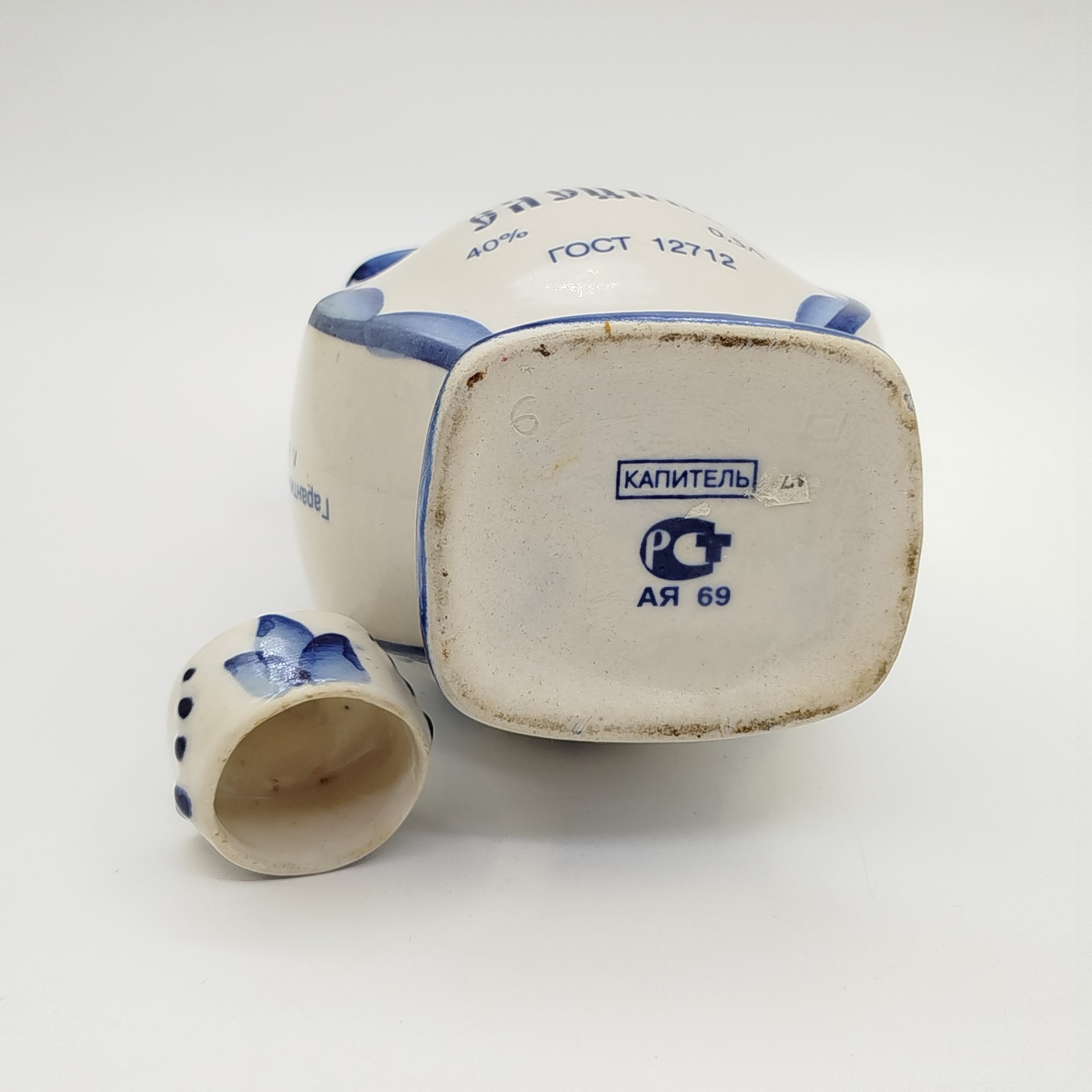 Штоф с крышкой "Водка Елецкая", Гжель