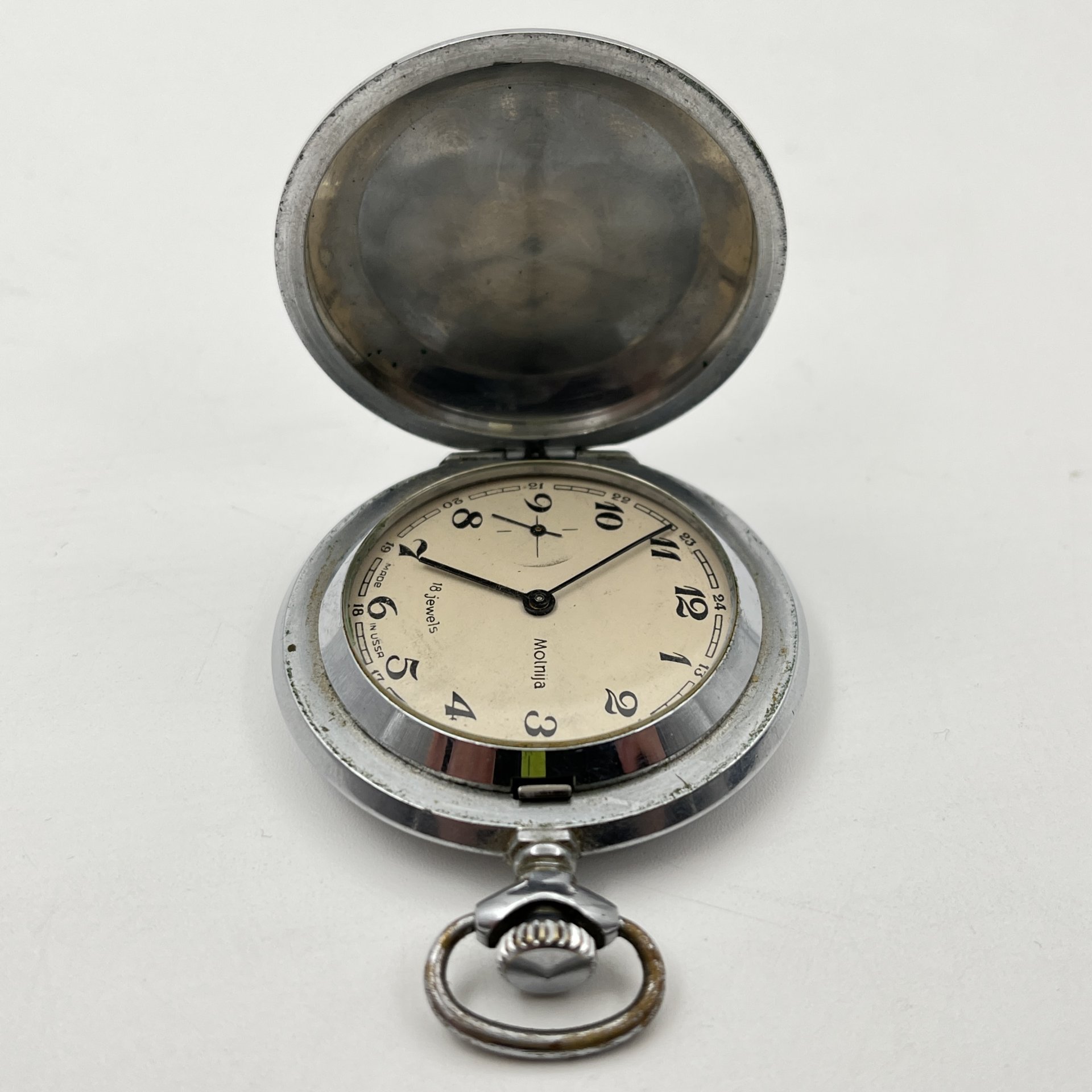 Карманные часы "Молния" с ажурным растительным декором, металл, пластик, Челябинский часовой завод «Молния», СССР, 1970-1980 гг.