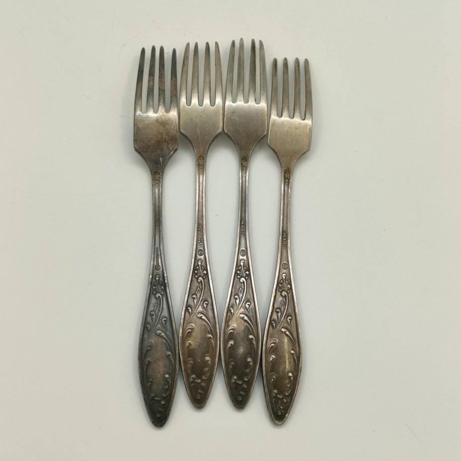 Набор из 4-х десертных вилок "Пламя" (в подборе), Режевский механический завод (РМ), Кольчугинский завод цветных металлов