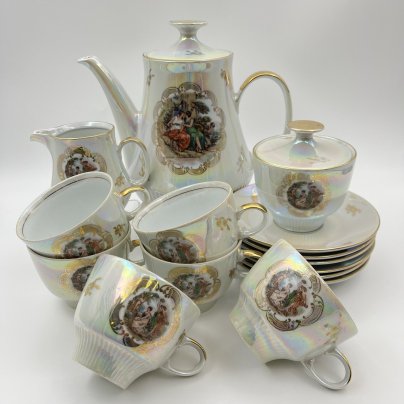 Сервиз чайно-кофейный на 6 персон "Мадонна" (15 предметов), фарфор, люстр, деколь, золочение, Colditz (Кольдиц), ГДР, 1960-1980 гг.