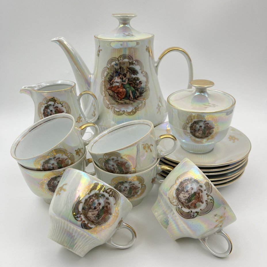 Сервиз чайно-кофейный на 6 персон "Мадонна" (15 предметов), фарфор, люстр, деколь, золочение, Colditz (Кольдиц), ГДР, 1960-1980 гг.