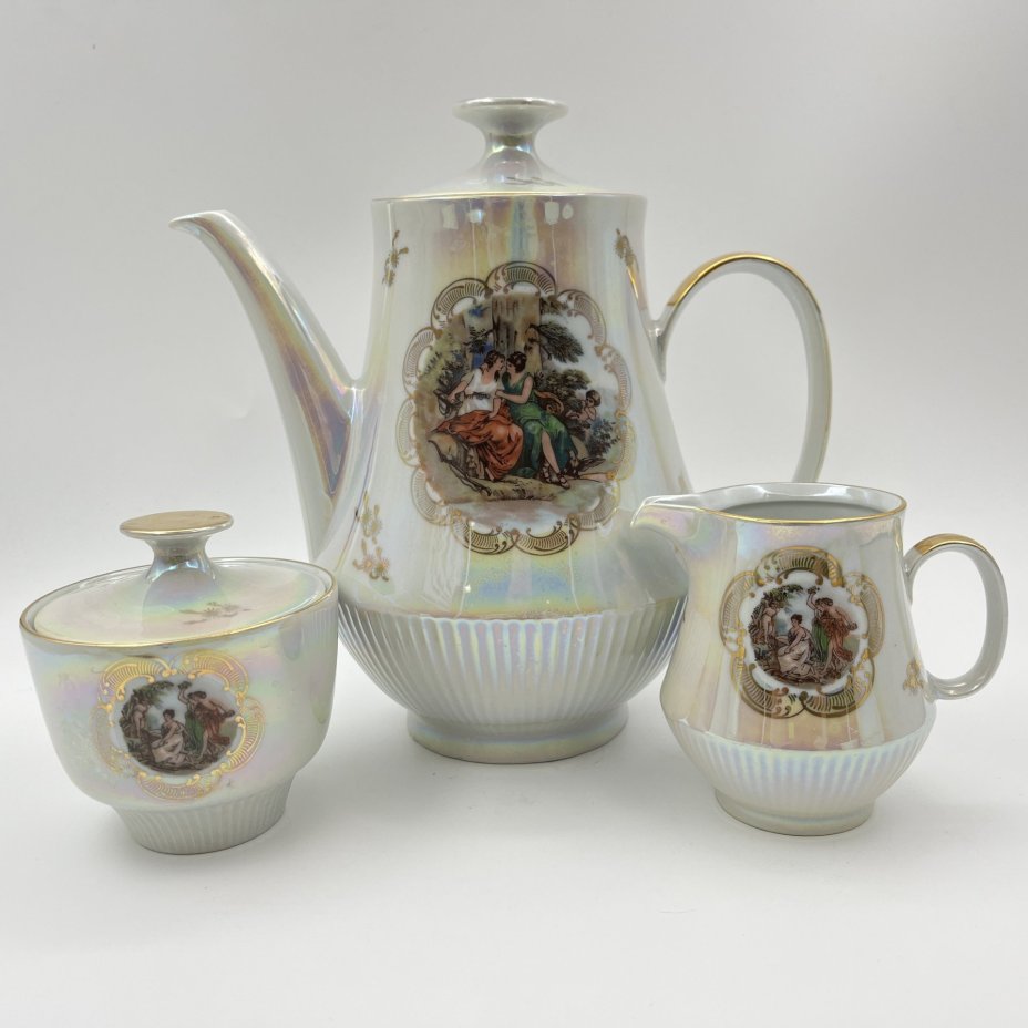 Сервиз чайно-кофейный на 6 персон "Мадонна" (15 предметов), фарфор, люстр, деколь, золочение, Colditz (Кольдиц), ГДР, 1960-1980 гг.