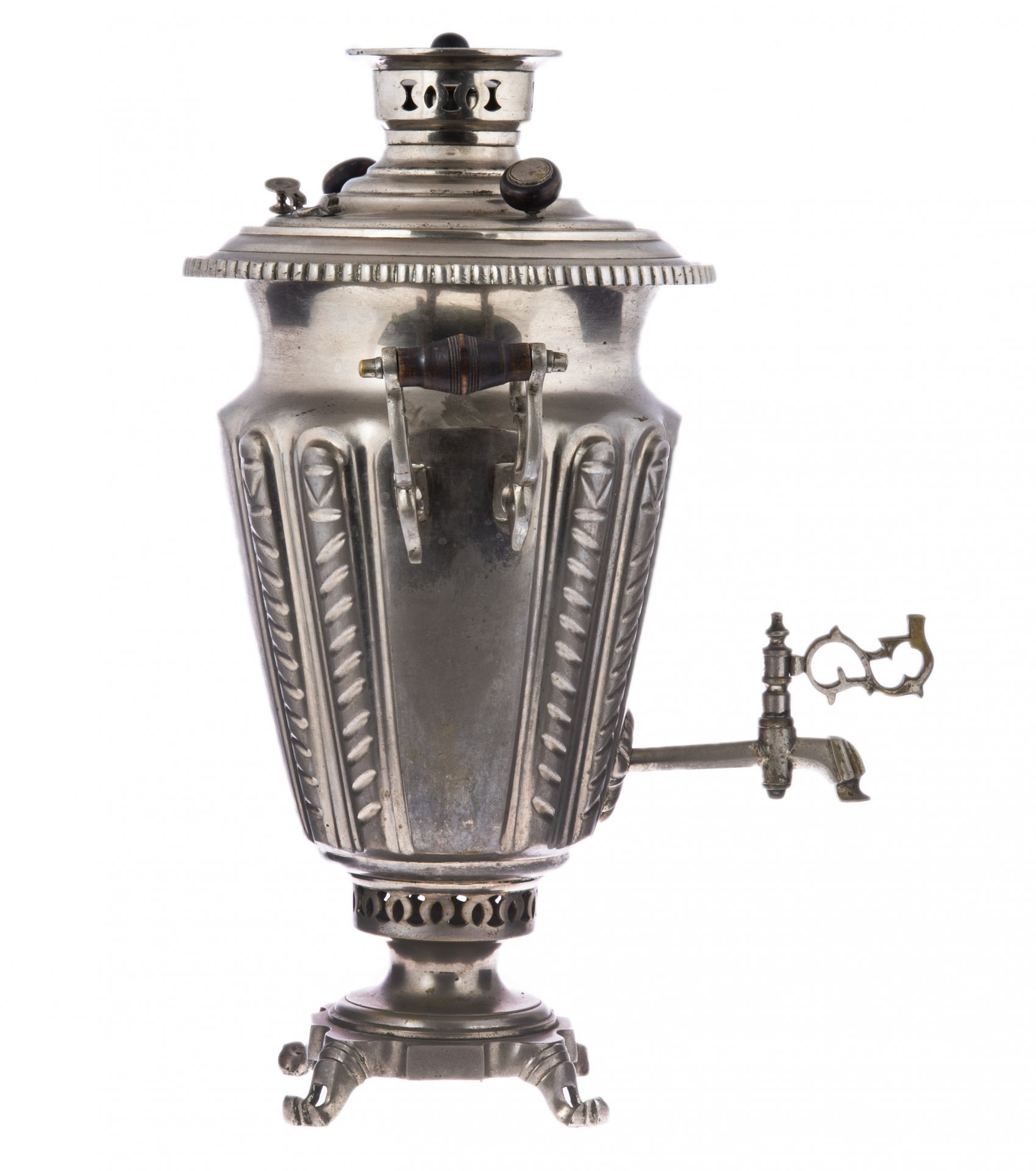 Самовар форма "Рюмка гранная" с витыми ручками, латунь, дерево, Товарищество Братьев Баташевых, Российская Империя, 1880-1910 гг.