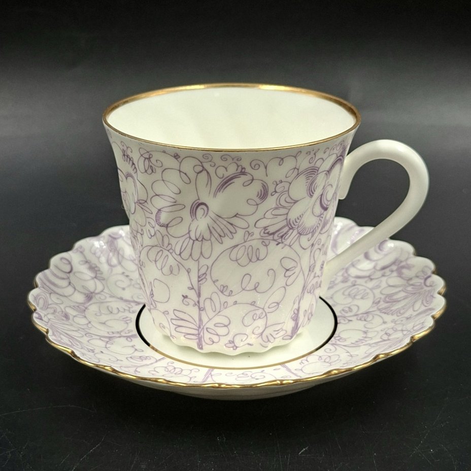 Пара кофейная "Садик", форма "Витая", автор рисунка Н.П. Славина, фарфор, деколь, золочение, Ленинградский фарфоровый завод (ЛФЗ), СССР, 1970-1992 гг.