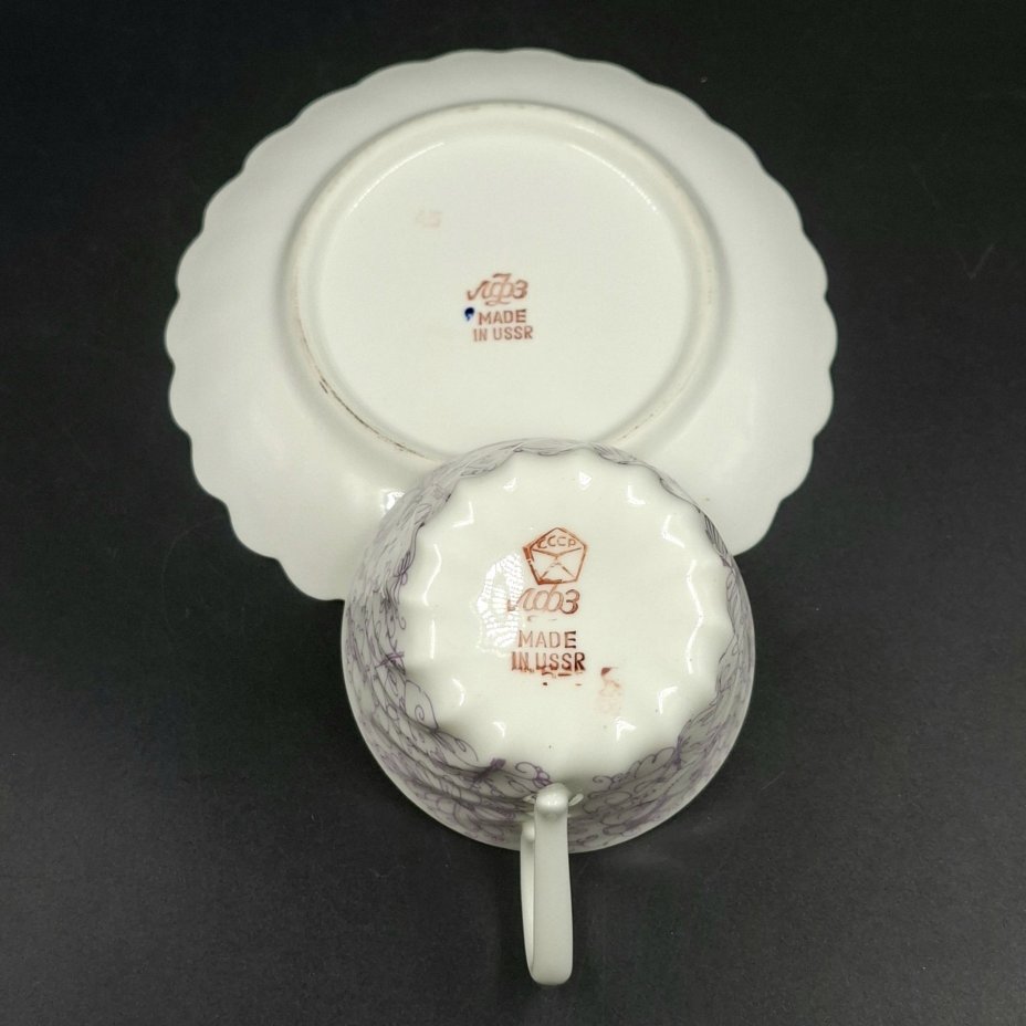 Пара кофейная "Садик", форма "Витая", автор рисунка Н.П. Славина, фарфор, деколь, золочение, Ленинградский фарфоровый завод (ЛФЗ), СССР, 1970-1992 гг.