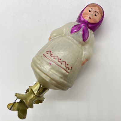 Игрушка ёлочная на прищепке "Русская" (предположительно из набора "Дружба народов"), стекло, краска, металл, Завод стеклянных ёлочных украшений и оптических изделий, г. Москва, СССР, 1950-1960 гг.