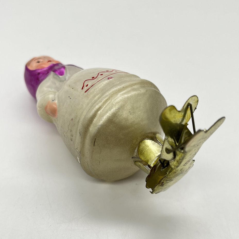 Игрушка ёлочная на прищепке "Русская" (предположительно из набора "Дружба народов"), стекло, краска, металл, Завод стеклянных ёлочных украшений и оптических изделий, г. Москва, СССР, 1950-1960 гг.