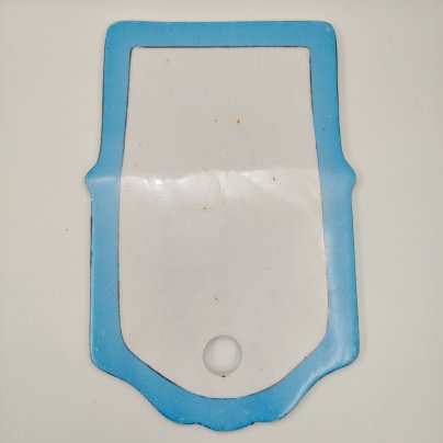 Сырная тарелка с голубым бортом, фаянс, крытье, Товарищество М.С. Кузнецова в Твери, Российская империя, 1889-1917 гг.