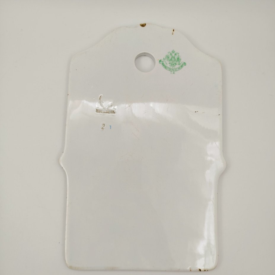 Сырная тарелка с голубым бортом, фаянс, крытье, Товарищество М.С. Кузнецова в Твери, Российская империя, 1889-1917 гг.