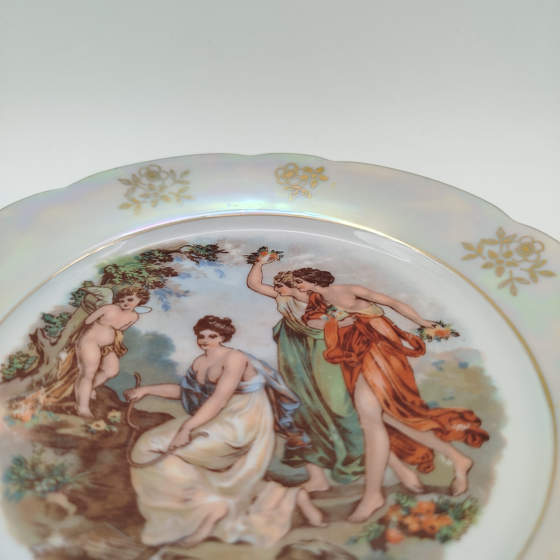 Набор из 5 десертных тарелок "Мадонна", фарфор, деколь, люстр, золочение, Kahla, ГДР, 1960-1980 гг.