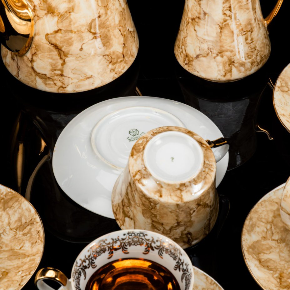Сервиз чайный с декором в виде разводов в песочно-золотистой гамме на 5 персон (13 предметов), фарфор, люстр, золочение, Walbrzych, Польша, 1952-1992 гг.