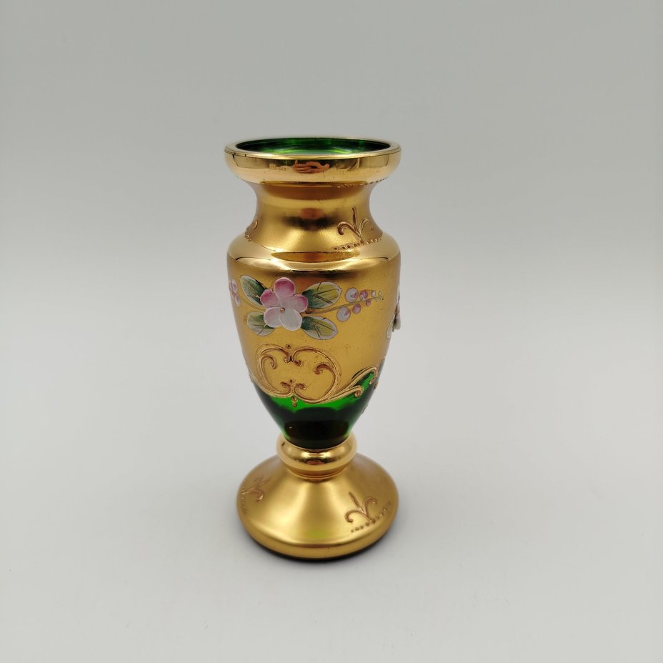 Вазочка зелёного оттенка с лепным цветочным декором, "Bohemian glass", стекло, золочение, мастика, роспись, Чехословакия, 1970-1990 гг.