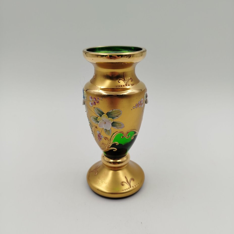 Вазочка зелёного оттенка с лепным цветочным декором, "Bohemian glass", стекло, золочение, мастика, роспись, Чехословакия, 1970-1990 гг.